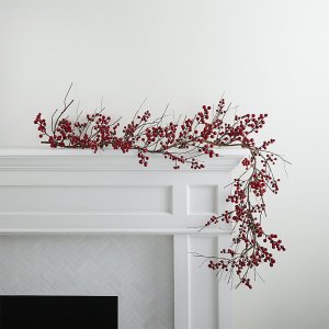 red-berry-garland